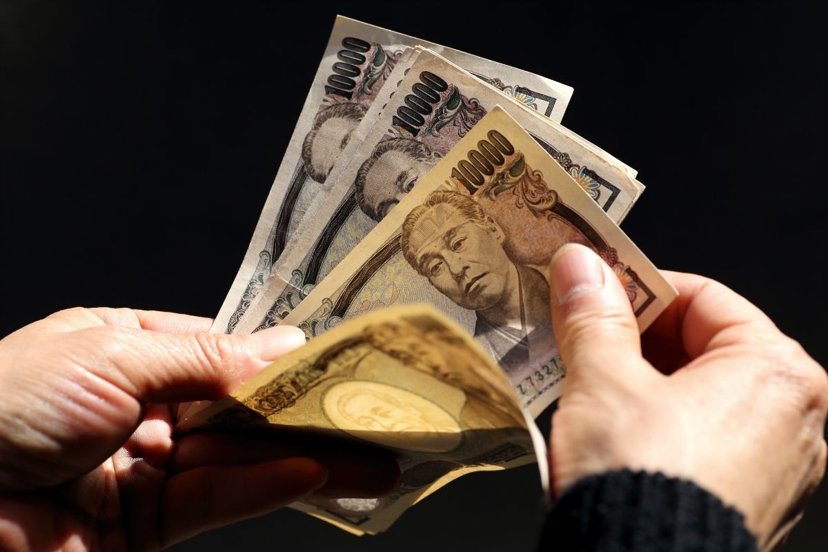 【現場監督あるある】年収が多くて出張旅費も貰えるので金遣いが荒くなる